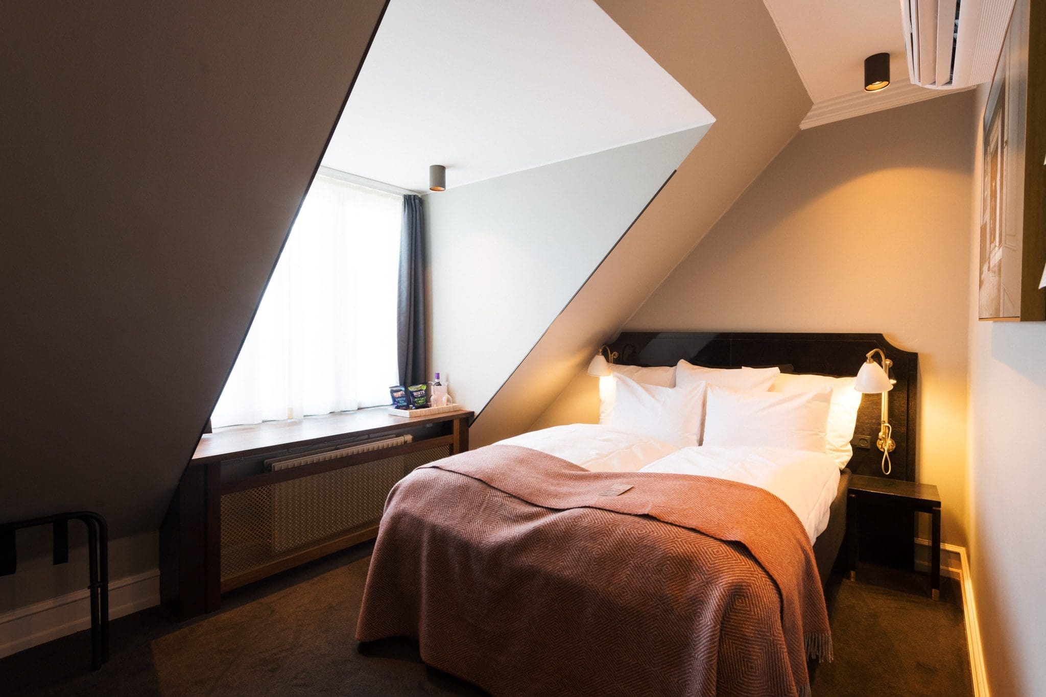 Small værelse på hotel skt annæ i københavn
